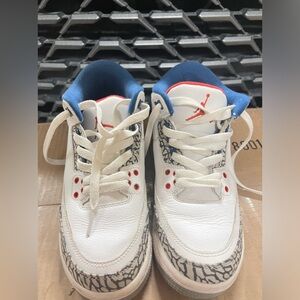 Jordan 3 with box true blue OG comes with everything